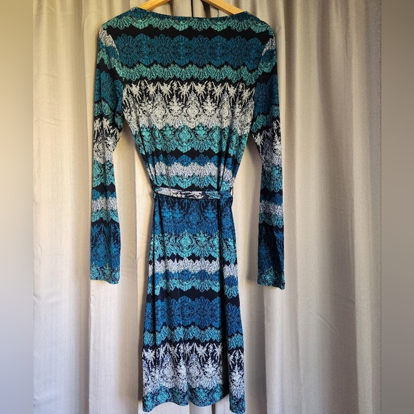 Banana Republic Midi Dress with Tie Detail - Picture 3 of 5